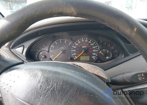 2000 Ford Focus Zx3 z USA, uszkodzony, nr VIN 3FAFP313XYR180119